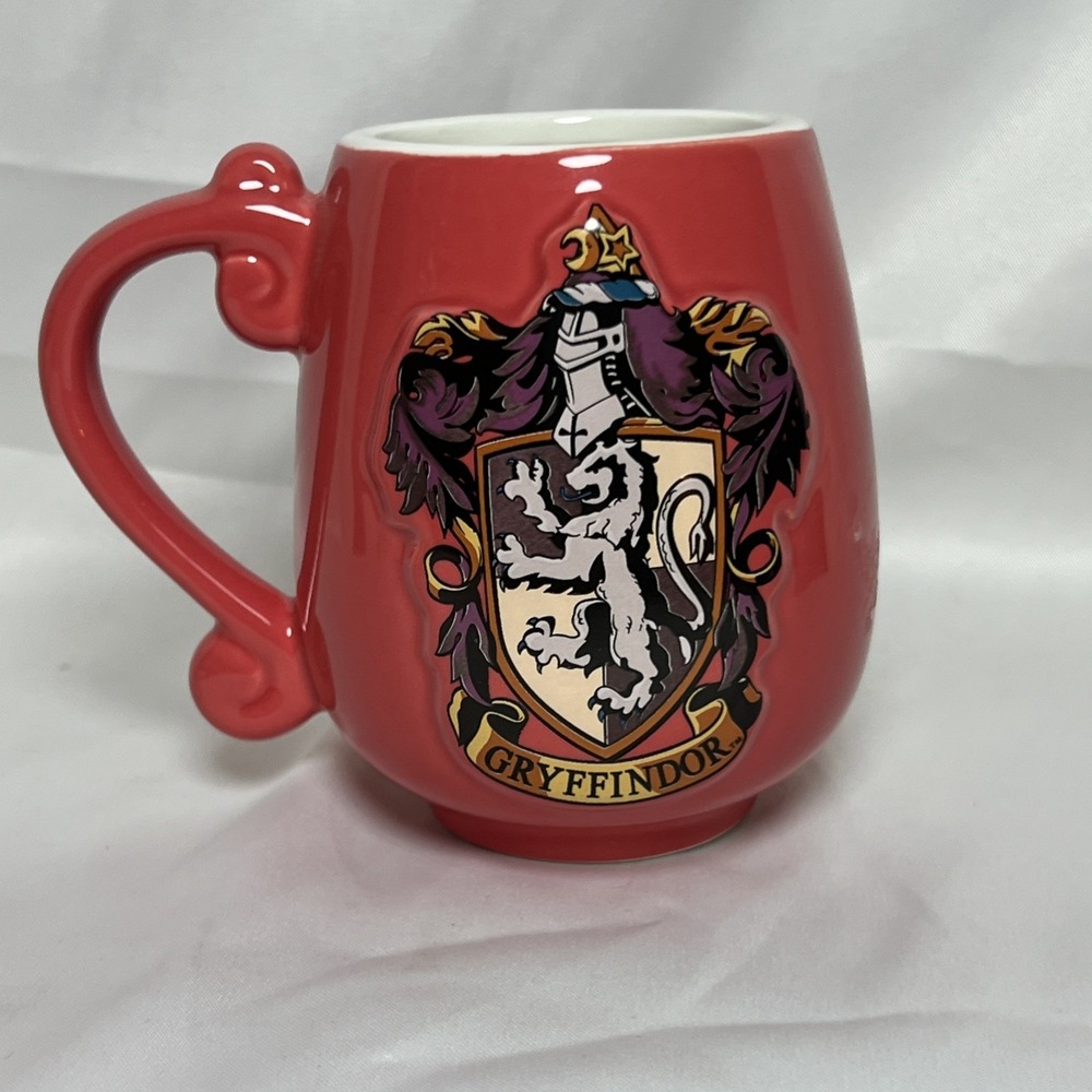 Harry Potter Gryffindor Ceramic Mug 3D Molded School Crest for Coffee/Tea